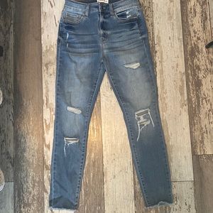 Women’s Studio Blue Frayed Hem Skinny Jeans Sz 27